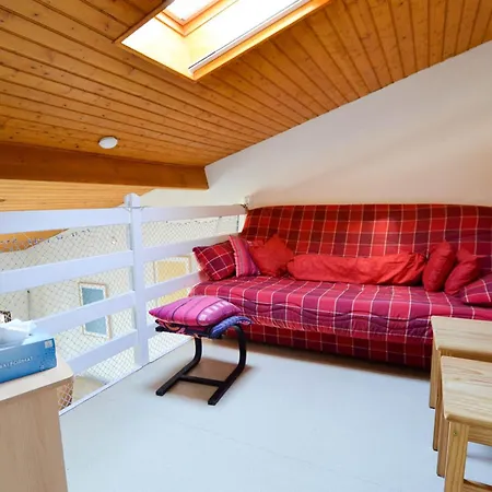Holiday home Maison Au Bord D'un Avec Terrasse, Proche Commerces Et - 6 Personnes - Fr-1-705-56 *