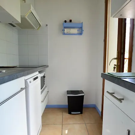Holiday home Maison Au Bord D'un Avec Terrasse, Proche Commerces Et - 6 Personnes - Fr-1-705-56 Les Mathes